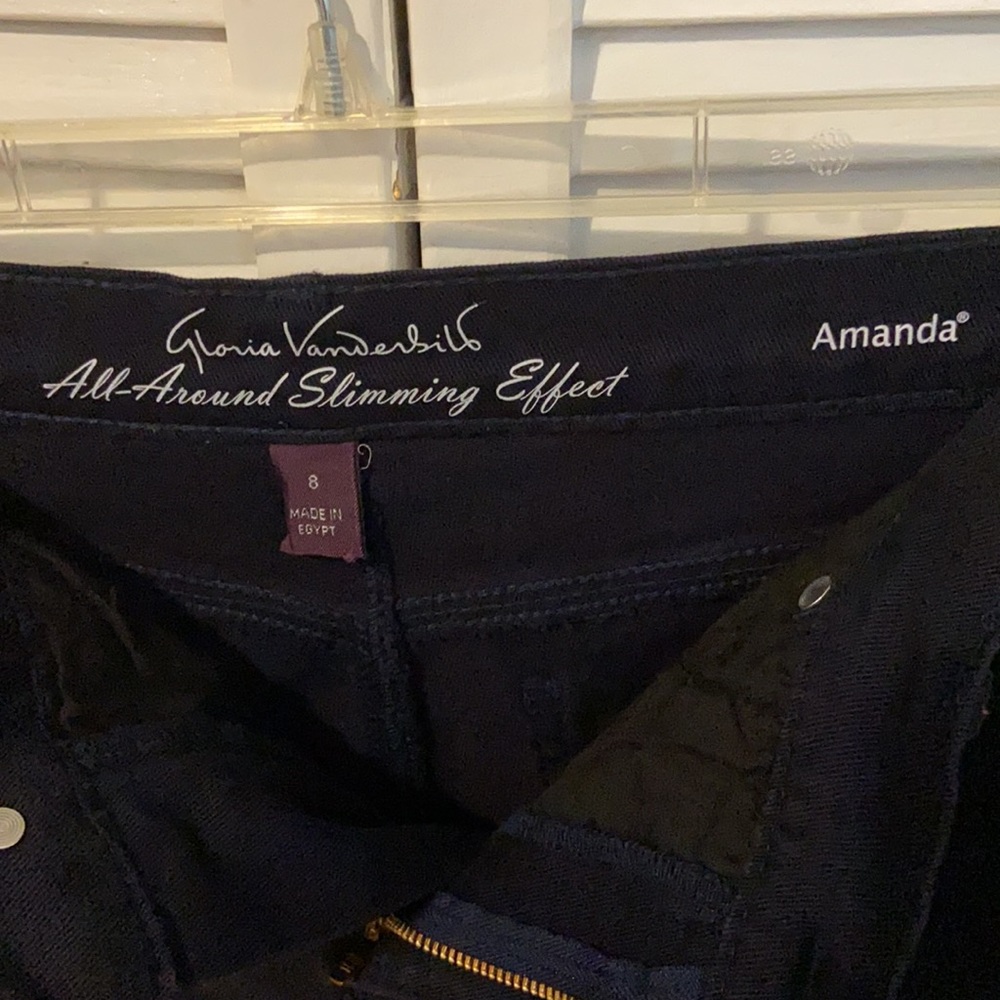 FREE w/a purchase! Gloria Vanderbilt Capris